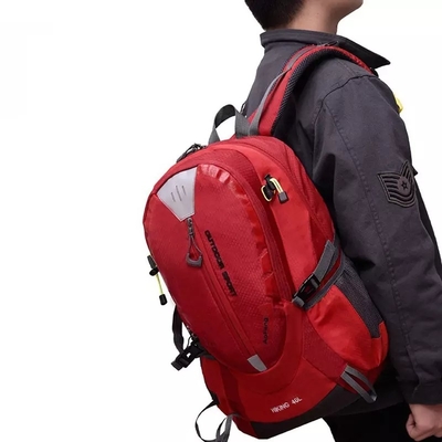 гора Mochila перемещения рюкзака водоустойчивой на открытом воздухе сумки света 40L располагаясь лагерем